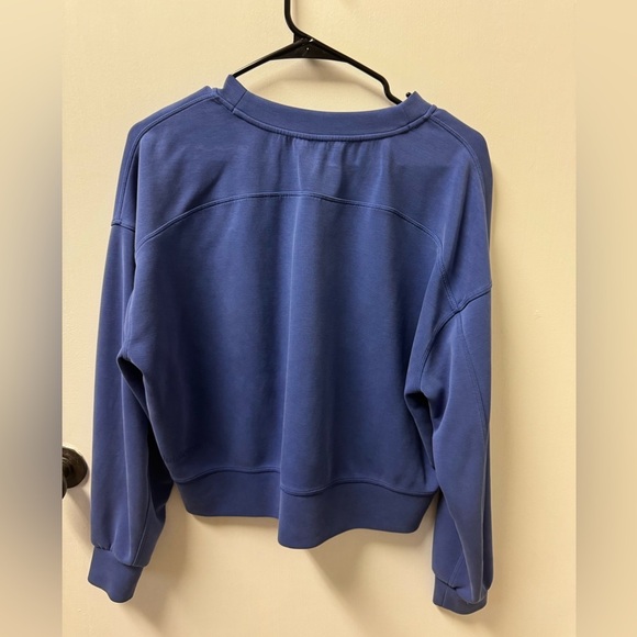 LULULEMON SIZE 6 PERFECTLY OVERSIZED CROPPED CREW SOFTSTREME - Picture 2 of 5